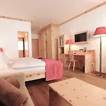 Natur- Und Wellnesshotel Hoeflehner 4*