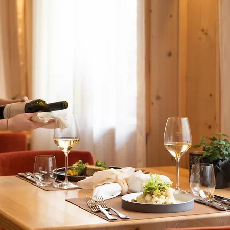 Natur- Und Wellnesshotel Hoeflehner Szálloda Haus im Ennstal