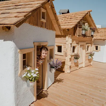 Natur- Und Wellnesshotel Hoeflehner 4* Haus im Ennstal