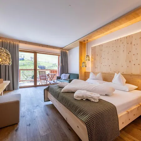 Natur- Und Wellnesshotel Hoeflehner 4* Haus im Ennstal