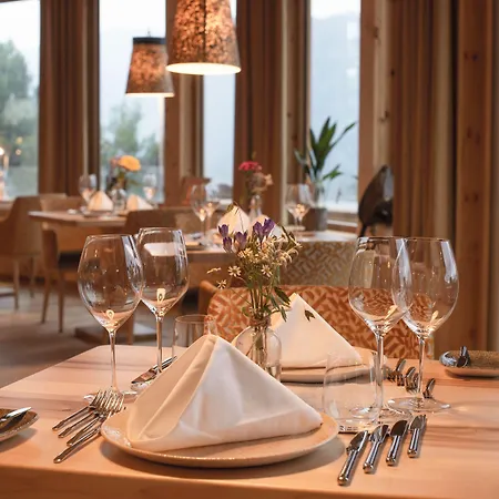 Natur- Und Wellnesshotel Hoeflehner Otel Haus im Ennstal