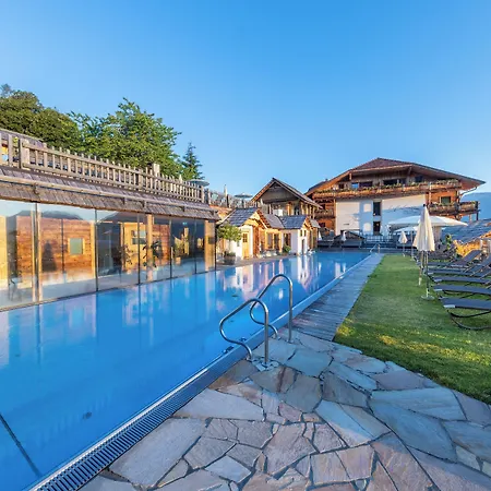 Natur- Und Wellnesshotel Hoeflehner 4*