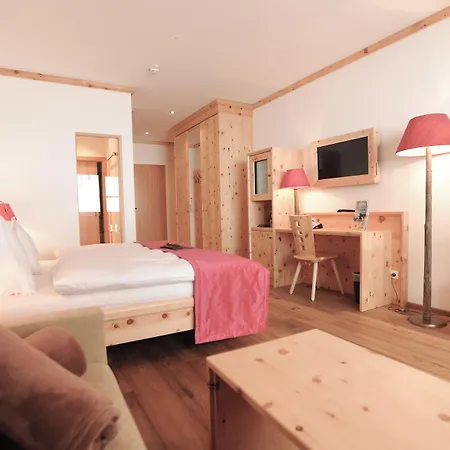 Natur- Und Wellnesshotel Höflehner 4*