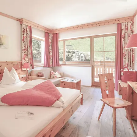 Natur- Und Wellnesshotel Hoeflehner Szálloda Haus im Ennstal