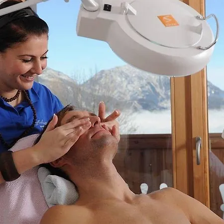 Natur- Und Wellnesshotel Hoeflehner 4*