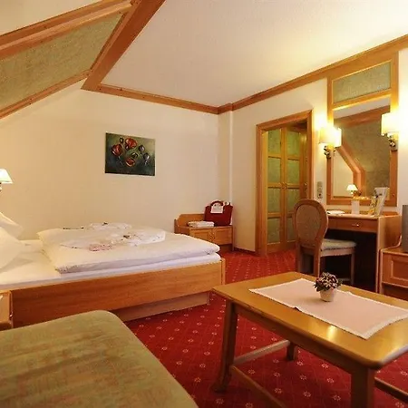 Natur- Und Wellnesshotel Hoeflehner 4*