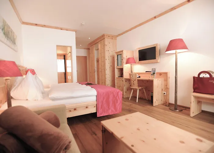 Natur- Und Wellnesshotel Hoeflehner 4*